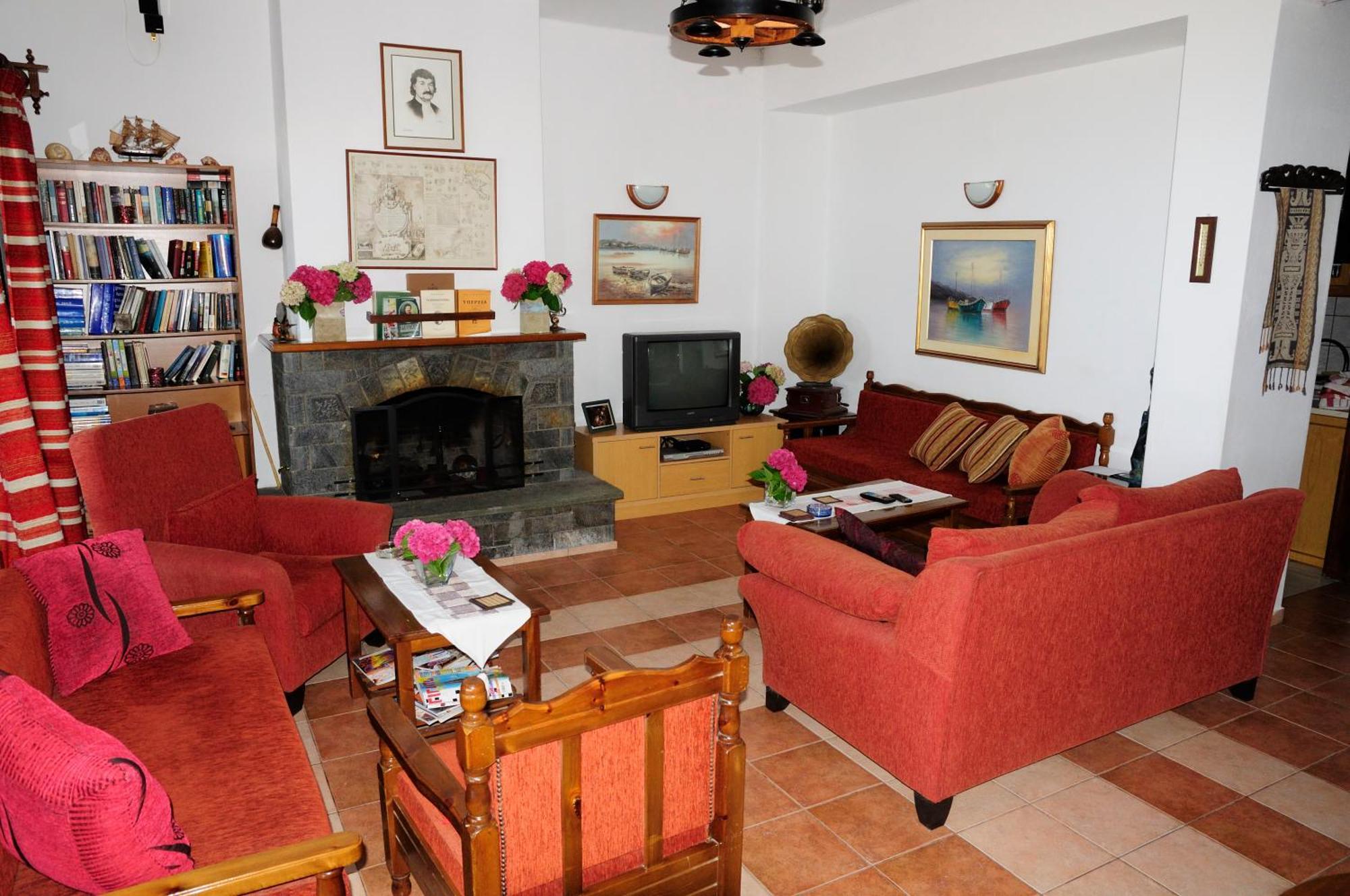 Hotel Hagiati Chorefton Bagian luar foto