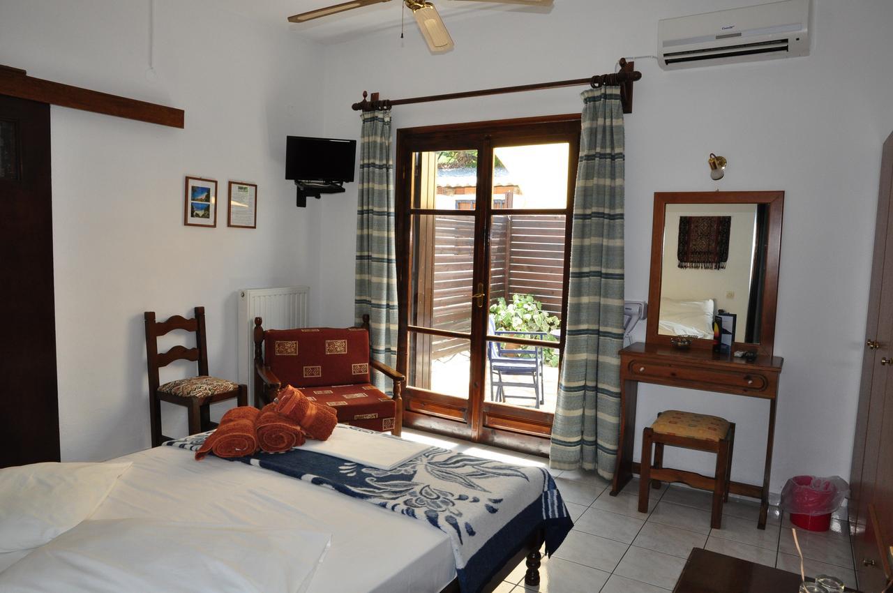 Hotel Hagiati Chorefton Bagian luar foto