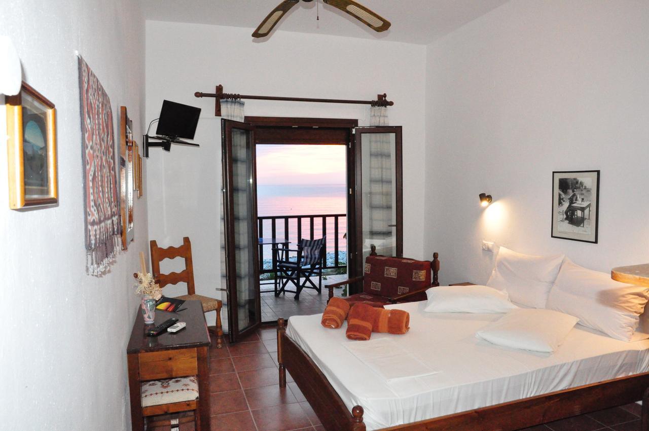 Hotel Hagiati Chorefton Bagian luar foto