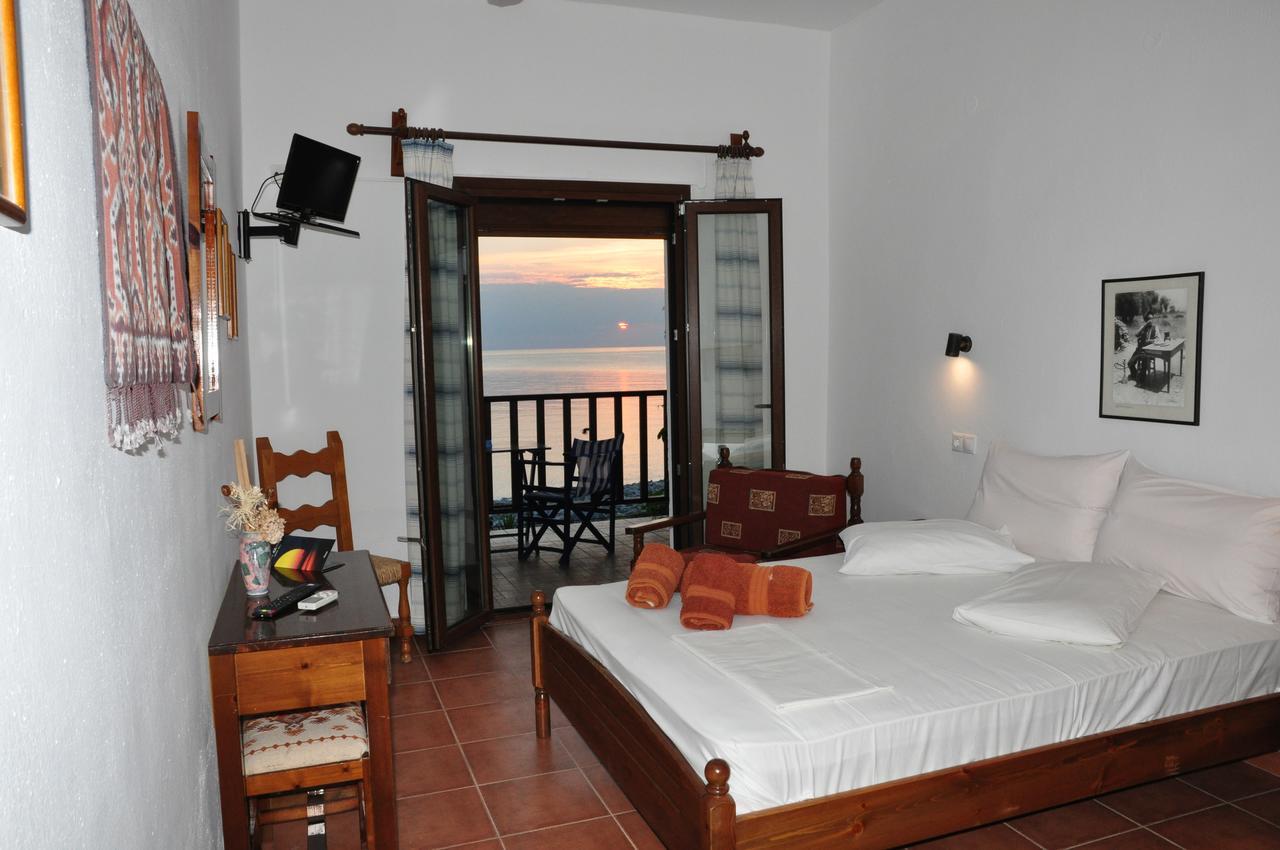 Hotel Hagiati Chorefton Bagian luar foto