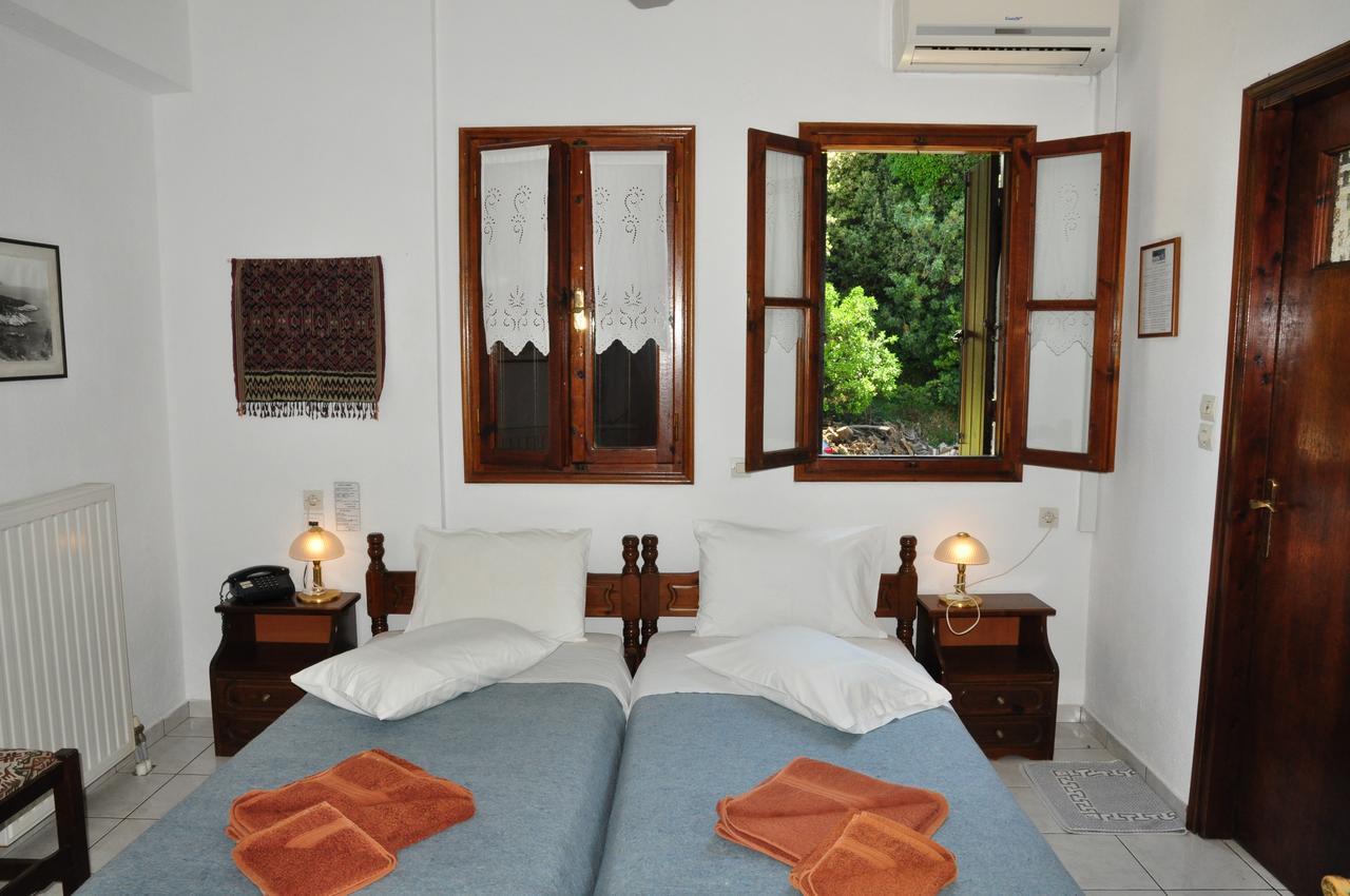 Hotel Hagiati Chorefton Bagian luar foto