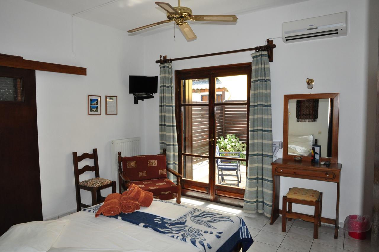 Hotel Hagiati Chorefton Bagian luar foto